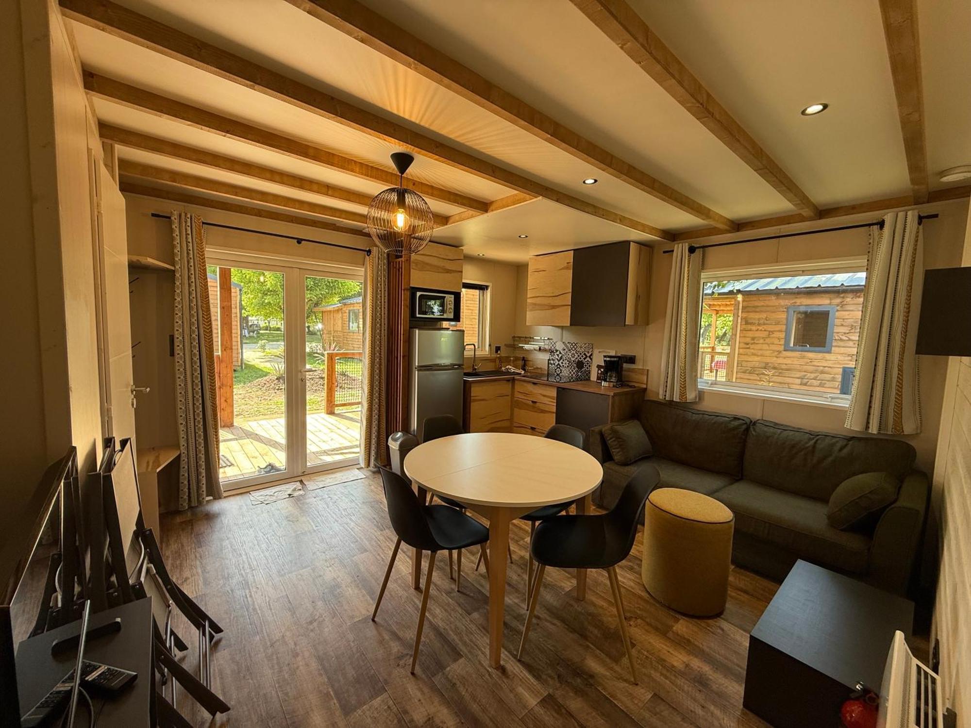 Camping Le Sorlut Cozes Exterior photo
